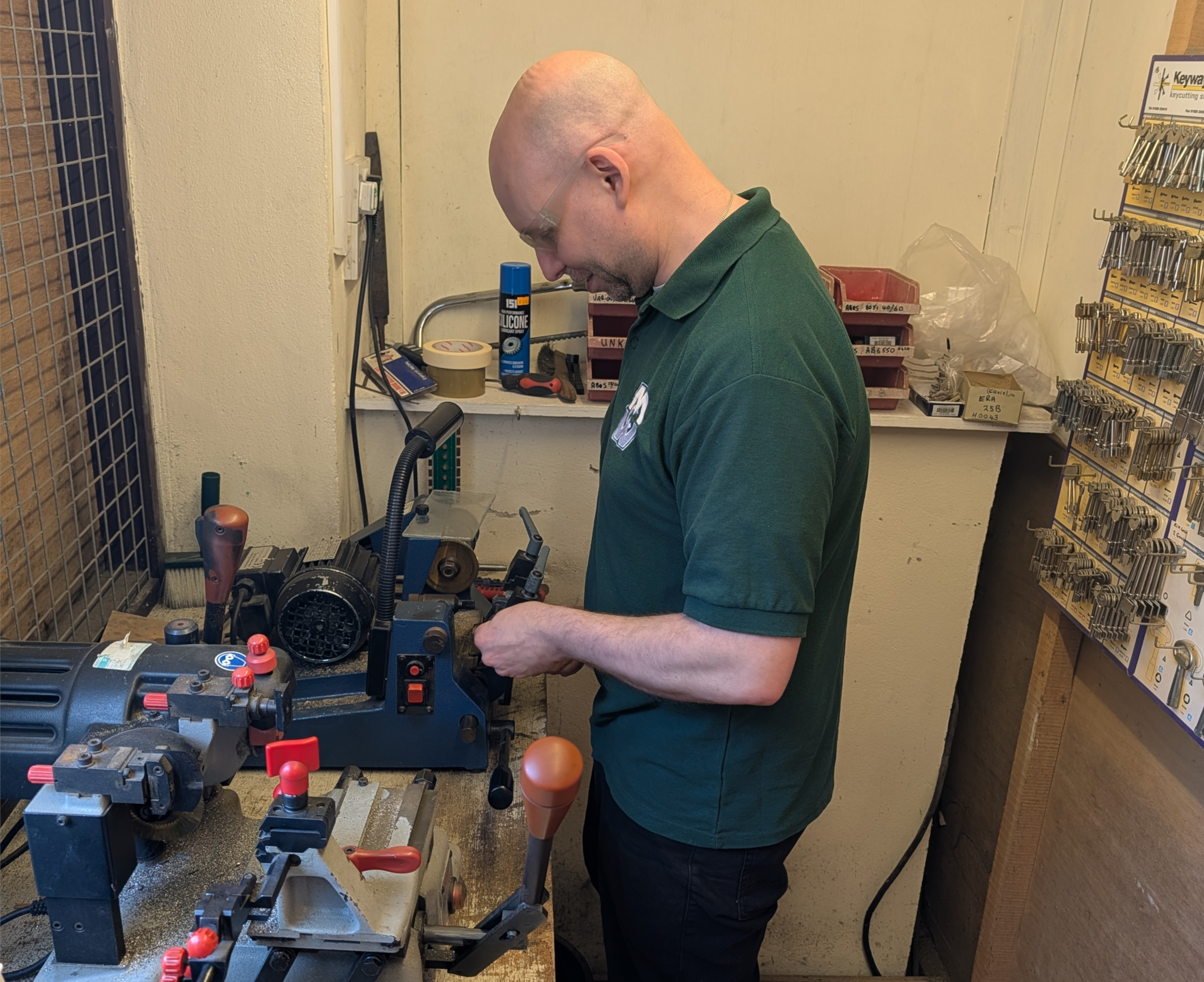 Key cutting service